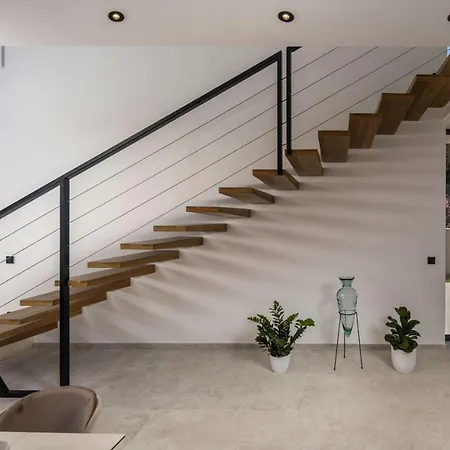 Beautiful Meta Villa *
