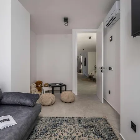 Beautiful Meta Villa *